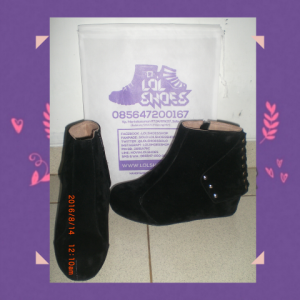 Sneaker Wedges Boots